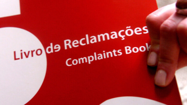 QUEM TEM DE TER LIVRO DE RECLAMAÇÕES ?