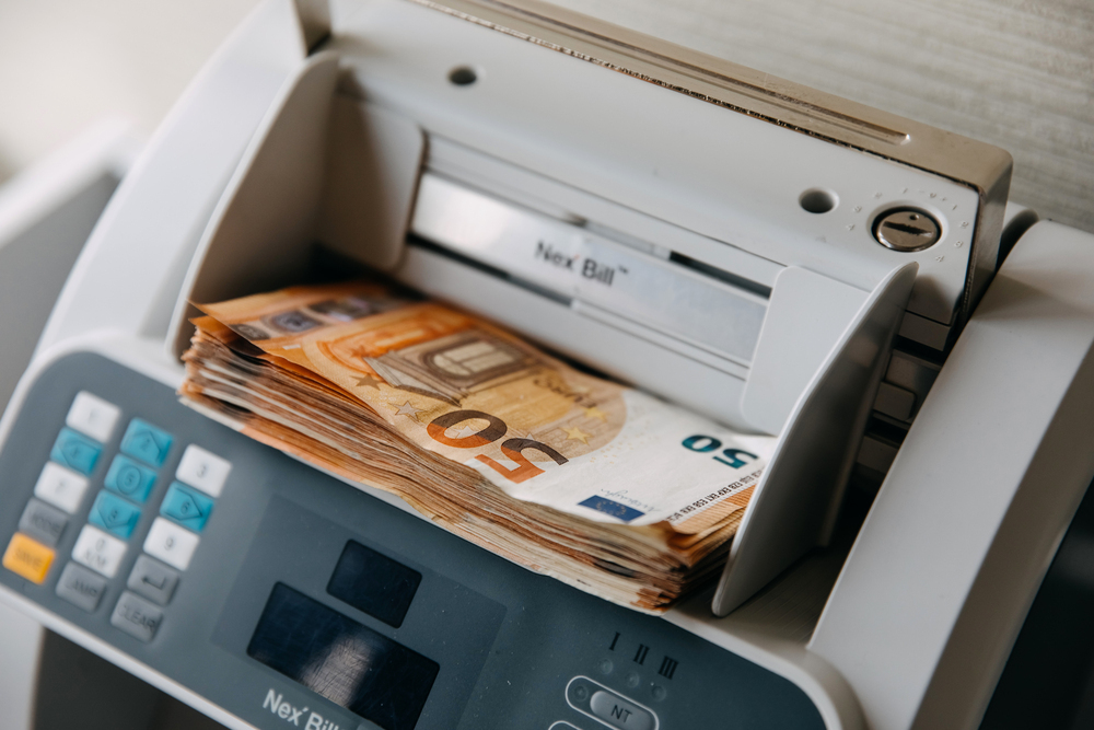 Máquinas de Contar Dinheiro: Praticidade e Eficiência na Gestão de Numerário em Comércio Máquinas de Contar Dinheiro: Praticidade e Eficiência na Gestão de Numerário